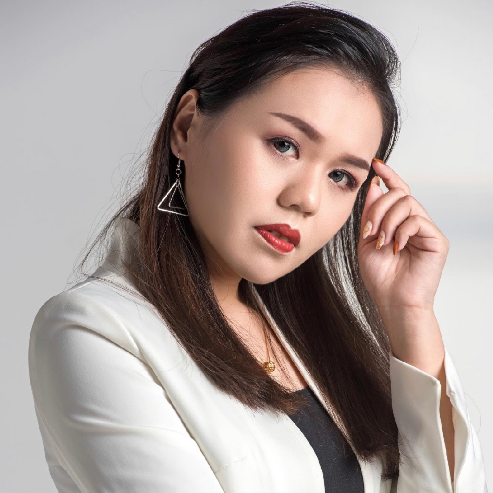 Angeline Eng Resolvere