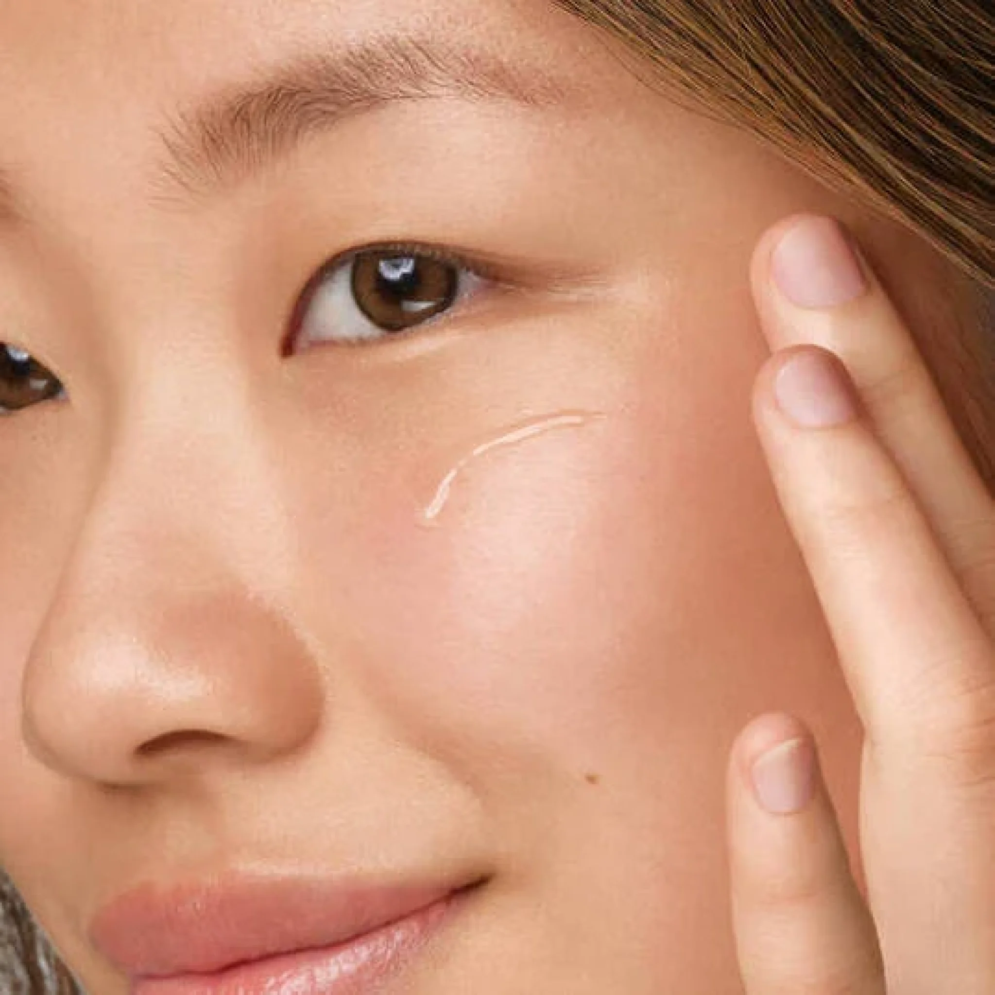 1.KIEHL'S Cleary Corrective Dark Spot Solution 美白淡斑精华3