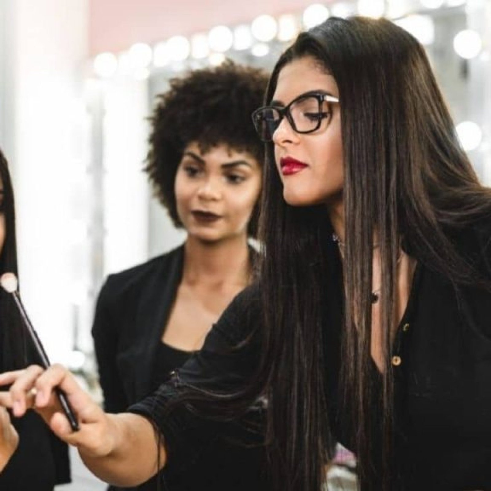 makeup-schools-in-dubai-training-courses-1024x576